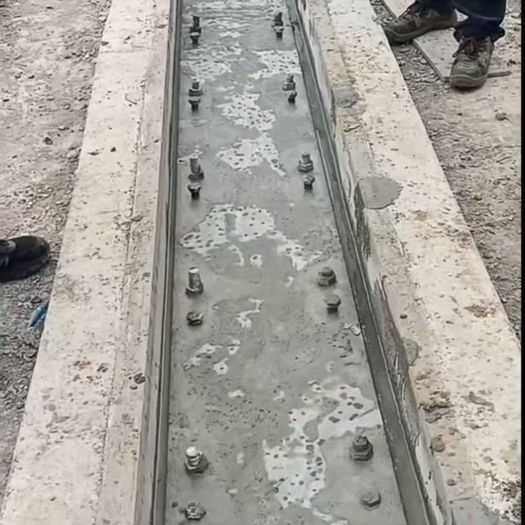 覃塘港口码头起重机龙门吊重型机械设备稳固用早强快凝轨道胶泥